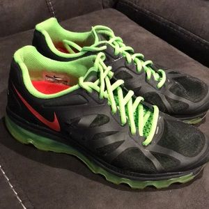 Nike Air Max Women's Black and Green Fitsole Running Shoes